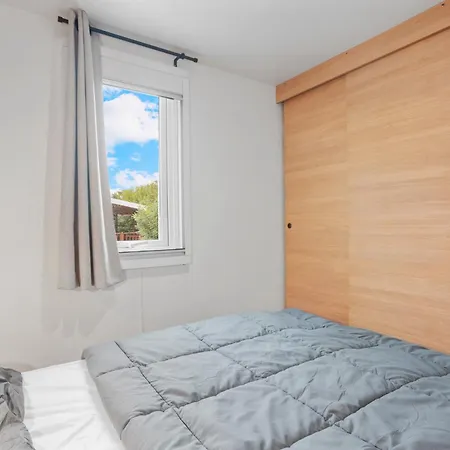 Mobile Le Montourey Forum 80