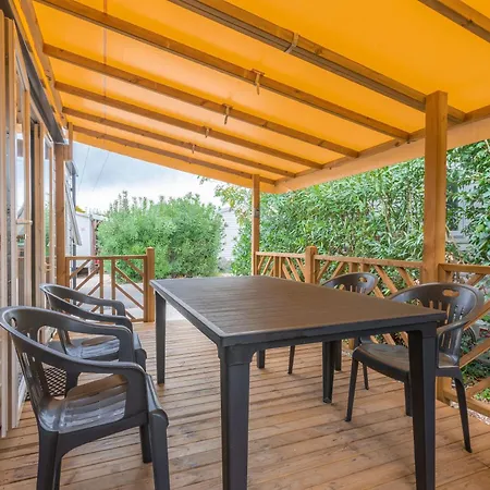 Mobile Le Montourey Forum 80 Fréjus